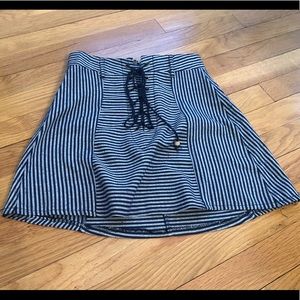 Tie up fit and flare skirt